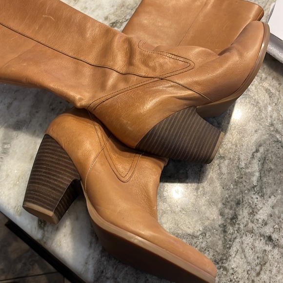 Beautiful tall boots - Picture 7 of 7